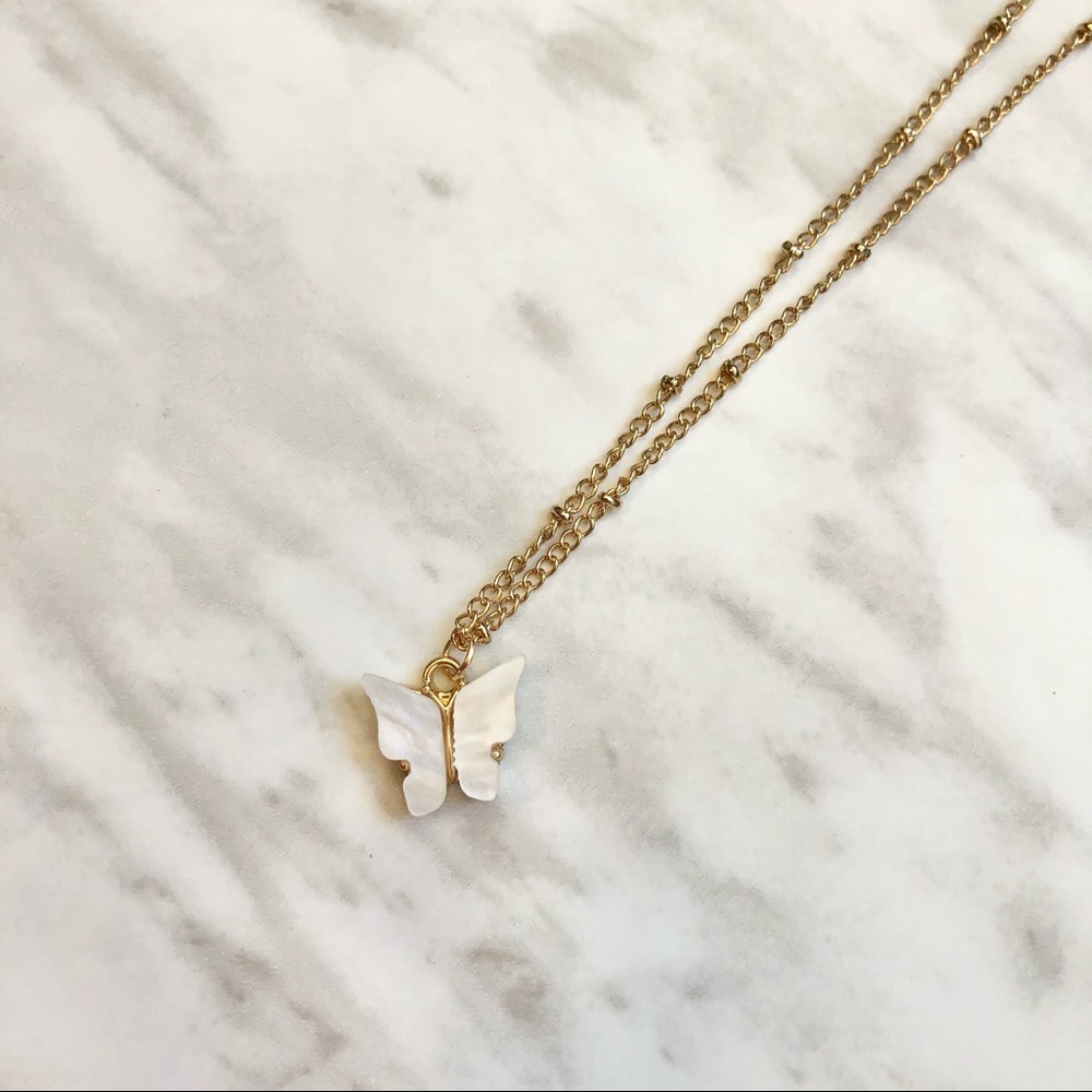 🎉 New White Butterfly Gold Plated Necklace